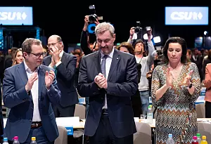 Bild zu Söder fährt bisher schlechtestes Ergebnis als CSU-Chef ein