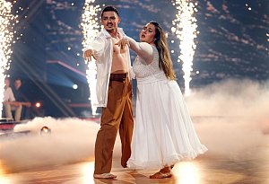 Bielefelderin "Selfiesandra" bei der neunten Show von "Let's dance" 2025.