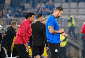 Arminia Bielefeld unterliegt dem 1. FC Saarbrücken.