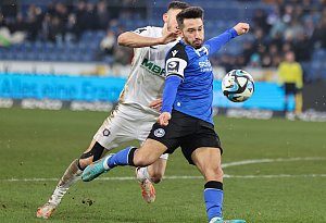 Arminia Bielefeld und Erzgebrige Aue trennen sich 2:2.