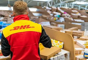 Bild zu So kommen Weihnachtsgeschenke und Weihnachtskarten pünktlich per Post