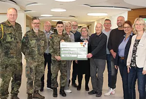 Bild zu Spende an Bundeswehrstiftung: 1000 Euro f&uuml;r Soldaten und Familien