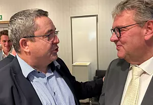 Bild zu Positiv gestimmt: So bereitet sich Lippes neuer Landrat Meinolf Haase auf die Aufgaben vor