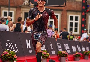 Haller lernt Schwimmen und schafft Ironmen