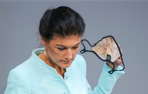 BSW-Gründerin Sahra Wagenknecht dringt auf Aufarbeitung der Maßnahmen während der Corona-Pandemie. (Archivbild) - © Kay Nietfeld/dpa