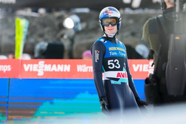 Andreas Wellinger gewinnt in Vikersund. - © Terje Bendiksby/NTB/dpa