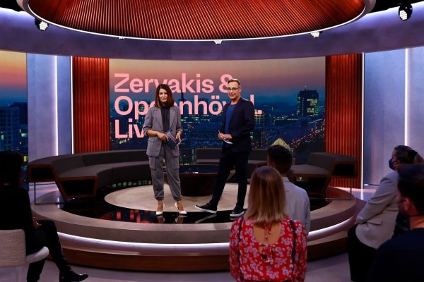 "Zervakis & Opdenhövel. Live." - © Foto: Bene Mueller/ProSieben/dpa
