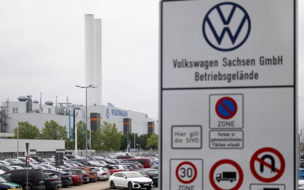269 befristete Verträge von VW-Beschäftigten in Zwickau werden nicht verlängert. - © Hendrik Schmidt/dpa