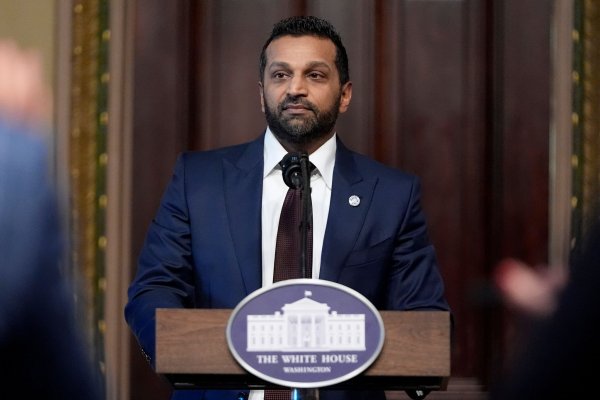 FBI-Direktor Patel erhebt Vorwürfe gegen eine Richterin in Milwaukee. (Archivbild) - © Mark Schiefelbein/AP/dpa