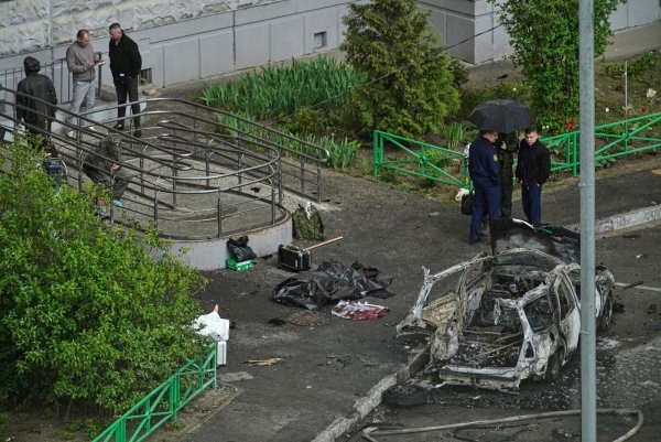 Die Detonation wurde den Angaben zufolge durch einen selbstgebauten Sprengsatz in einem Golf ausgelöst. - © Uncredited/AP/dpa