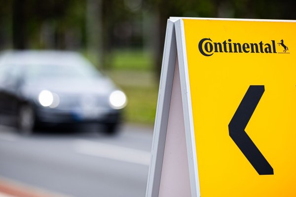 Richtungsweisende Entscheidung: Continental und seine Autozuliefersparte gehen künftig getrennte Wege. - © Moritz Frankenberg/dpa