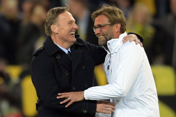 BVB-Geschäftsführer Hans-Joachim Watzke will mit Ex-Trainer Jürgen Klopp künftig nicht mehr über Borussia Dortmund sprechen. - © Federico Gambarini/dpa