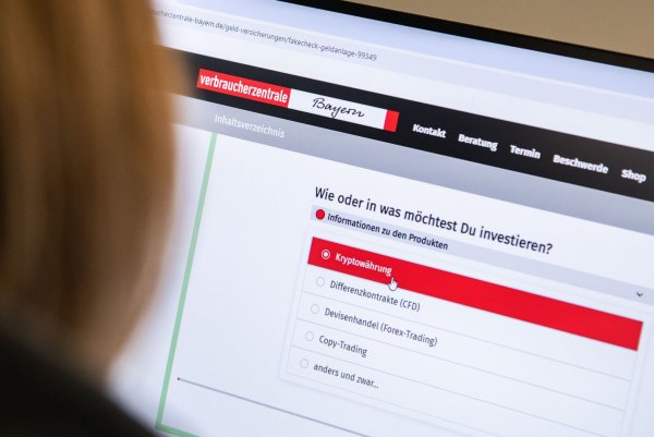 Schritt für Schritt wird man mit Fragen durch den Check geleitet. - © Christin Klose/dpa-tmn