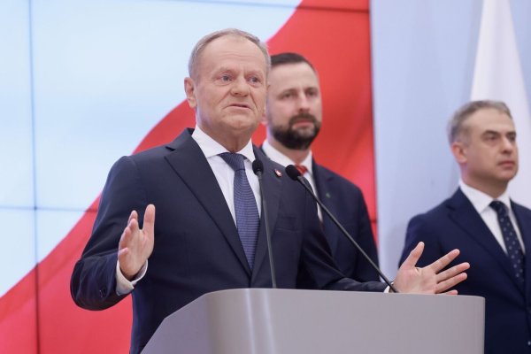 Polens Regierungschef Tusk hat sein Kabinett von 26 auf 21 Ministerposten verkleinert. - © Leszek Szymanski/PAP/dpa
