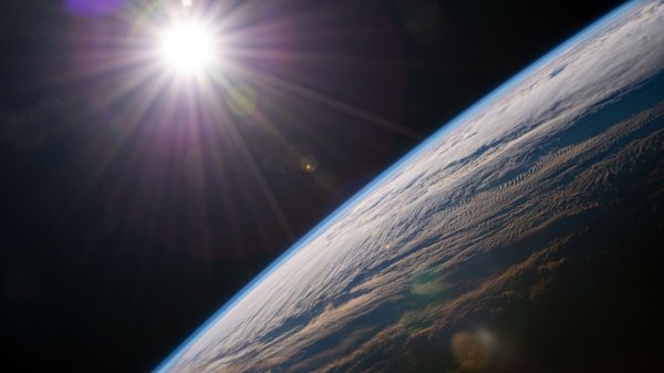 Ab dem 24. Juli verbraucht die Menschheit mehr natürliche Ressourcen, als die Erde in einem Jahr regenerieren kann. (Archivbild) - © NASA/dpa