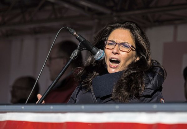 DGB-Chefin Jasmin Fahimi warnt vor einem Ende des Acht-Stunden-Tags. (Archivbild) - © Hannes P. Albert/dpa