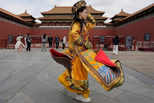 Peking schloss wegen eines Sturms auch die berühmte Verbotene Stadt. - © Ng Han Guan/AP/dpa