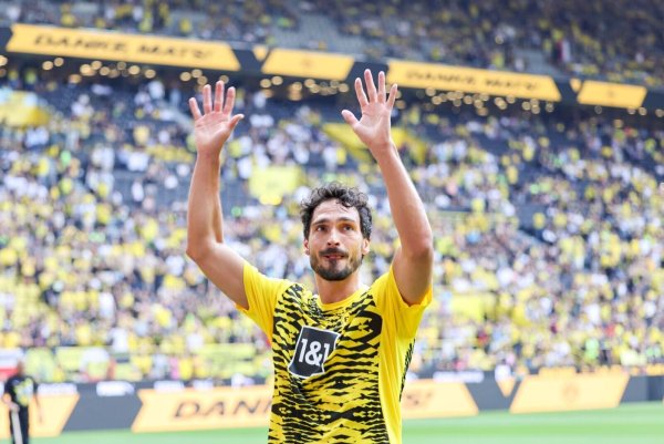 Mats Hummels kann sich angeblich ein Kurz-Comeback beim BVB vorstellen. - © Christoph Reichwein/dpa