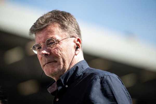Trainer-Veteran Dieter Hecking steht KI im Fußball kritisch gegenüber. - © Fabian Strauch/dpa