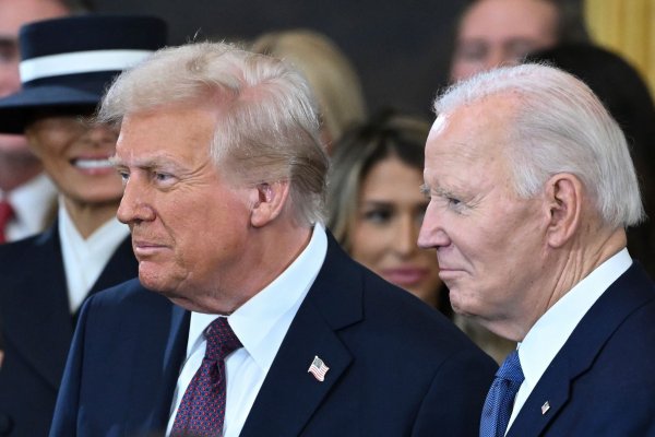 «Es war (...) ein Fehler, dass wir uns nicht besser verkaufen konnten», sagt Biden über die Wahlniederlage gegen Trump. (Archivbild) - © Saul Loeb/POOL AFP/AP/dpa