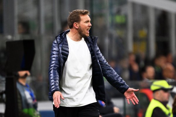 On fire am Spielfeldrand: Bundestrainer Julian Nagelsmann. - © Federico Gambarini/dpa