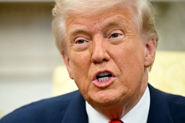 US-Präsident eckt mit einem provokanten Vergleich an. (Archivbild) - © -/Pool/AP/dpa