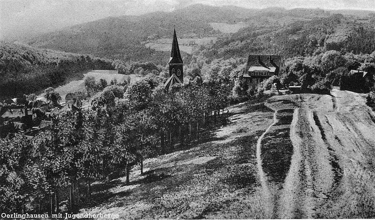 Traumlage: Die Jugendherberge – hier ein Postkartenbild kurz nach der Eröffnung im Jahr 1929 – hat Oerlinghausen in ganz Deutschland bekannt gemacht. - © Horst Biere/Quelle: Werner Höltke