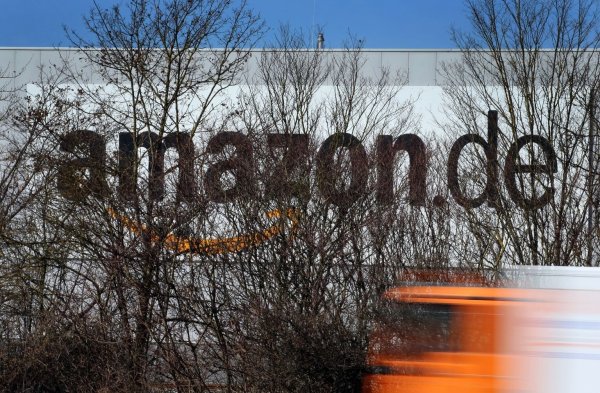 Amazon - © Foto: Karl-Josef Hildenbrand/dpa