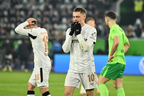 Leverkusener Frust: Der eingewechselte Florian Wirtz beim 0:0 in Wolfsburg. - © Swen Pförtner/dpa