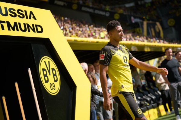 Seine Eltern sollen nach dem Auftakt in Hamburg in den Katakomben für Wirbel gesorgt haben: Jobe Bellingham. (Archivbild) - © Bernd Thissen/dpa