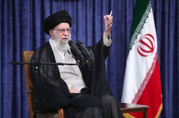 Irans oberster Führer Ali Chamenei bezeichnet die Probleme mit den USA unter Präsident Donald Trump als «unlösbar». (Archivbild) - © Uncredited/Office of the Iranian Supreme Leader via AP/dpa