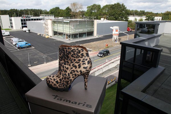 Schuhe gibt es demnächst gegenüber: an der Klingenbergstraße vis à vis der Hauptverwaltung baut Wortmann zur Zeit ein Gebäude für den Fabrikverkauf. - © Foto: Preuss