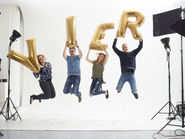 Gestatten, „Die Vier von hier“: Das Radio-Lippe-Team mit Pia Wagner vom Verkehrsservice, Markus Knoblich, Marie Niemann und Nachrichtenmann Matthias Lehmann geht heute an den Start. - © Privat