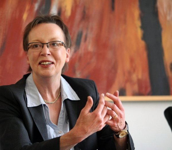 <p class="articletextcaption">Ostwestfalen-Lippe im Blick: Regierungspräsidentin Marianne Thomann-Stahl beim Interview in ihrem Amtszimmer.</p> 
- © Preuss