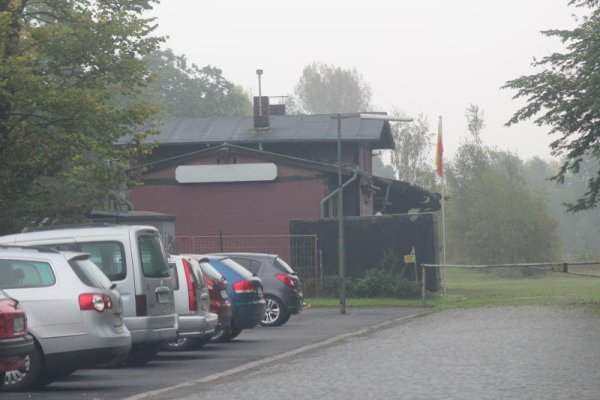 Treffpunkt: Das ehemalige Bahnhofsgebäude in Ehlenbruch hat die "Road Crew OWL" zu ihrem Clubhaus umfunktioniert. - © Archiv