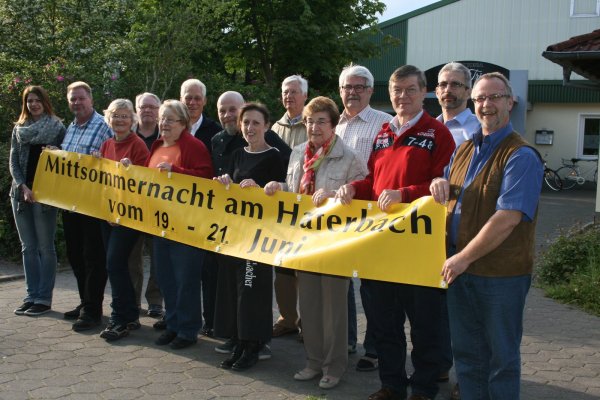 Das dreitägige Fest kann kommen: Das Organisatuonsteam um Pfarrer Dirk Gerstendorf (Foto rechts) steht in den Startlöchern. - © Sandra Castrup