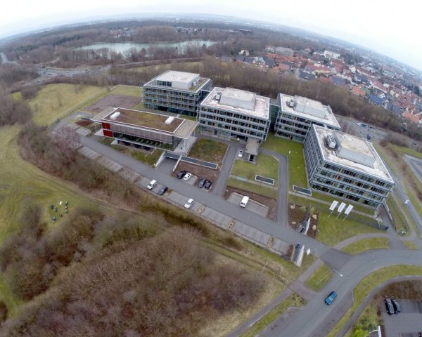 Das Orga-Systems-Gebäude am Hoppenhof in Paderborn, teilweise wird es genutzt von der Stadtverwaltung und anderen Firmen. - © Marc Köppelmann