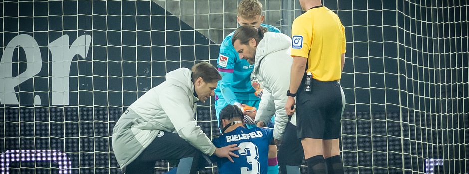 Bild zu &bdquo;Schulter zweimal rausgesprungen&ldquo;: Arminias gro&szlig;e Sorge um Verteidiger Felix