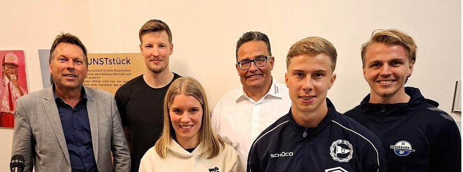 Bild zu Warten im Dopingraum, Handballer als Weltfußballer: Lockerer Sport-Talk in Detmold