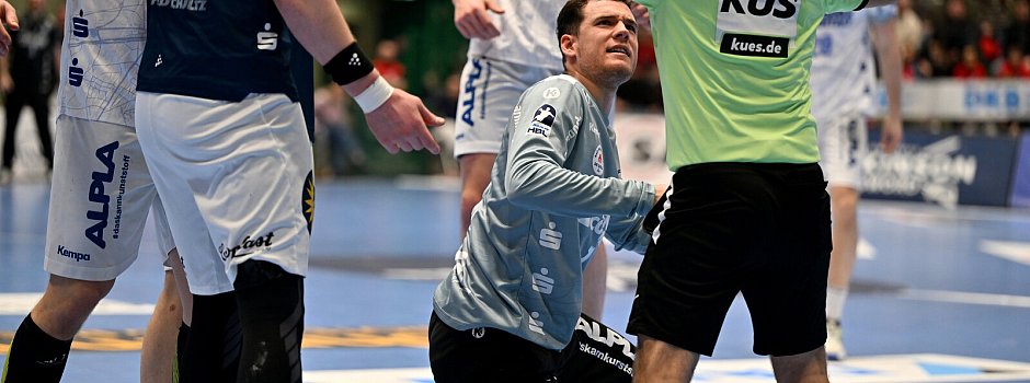 Bild zu Auf einmal st&uuml;rmt M&ouml;stl: Der TBV-Keeper leitet mit einer Offensivaktion die Wende ein