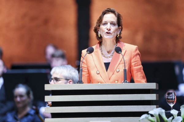 Applebaum sieht die Demokratien massiv in Gefahr. - © Franz Neumayr/Leopold/LAND SALZBURG/dpa