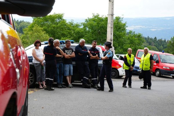 Nach dem Vorfall bei der Auto-Rallye im Département Puy-de-Dôme gibt es Untersuchungen. - © Sylvain Thizy/AFP/dpa