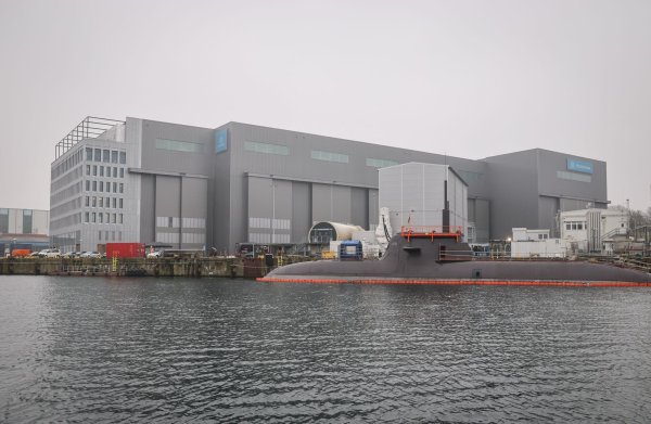 Wie sehen künftig die Besitzverhältnisse bei der Kieler Werft TKMS künftig aus? (Archivbild) - © Christian Charisius/dpa