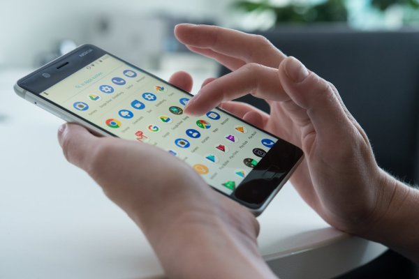 Nokia 5 - © Foto: Franziska Gabbert/dpa-tmn