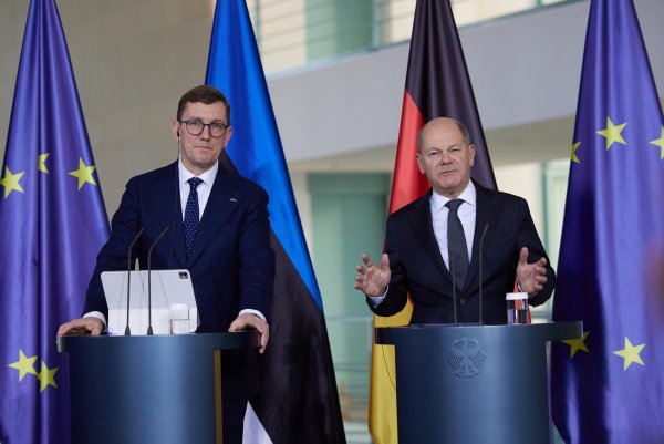 Kanzler Scholz verweist in seiner Reaktion auf die Unterstützung Musks für die AfD auf die Meinungsfreiheit. - © Joerg Carstensen/dpa