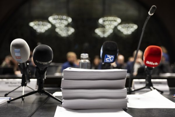 Die Credit Suisse zahlte trotz heftigen Verlusten Milliarden an Leistungsprämien. - © Peter Klaunzer/KEYSTONE/dpa