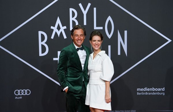 «Babylon Berlin» wird weitergedreht - dafür werden jetzt Statisten gesucht (Archivbild). - © Jens Kalaene/dpa