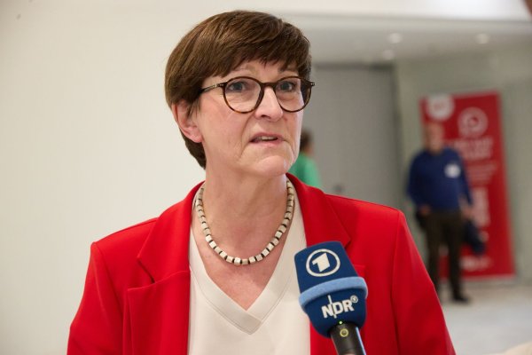 SPD-Chefin Saskia Esken lehnt Lindners Vorschläge durch die Bank ab. - © Georg Wendt/dpa