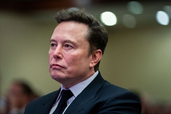 Die SEC wirft Elon Musk vor, Twitter-Aktionären über 150 Millionen Dollar zu wenig bezahlt zu haben. (Archivbild) - © Allison Robbert/AFP Pool via AP/dpa