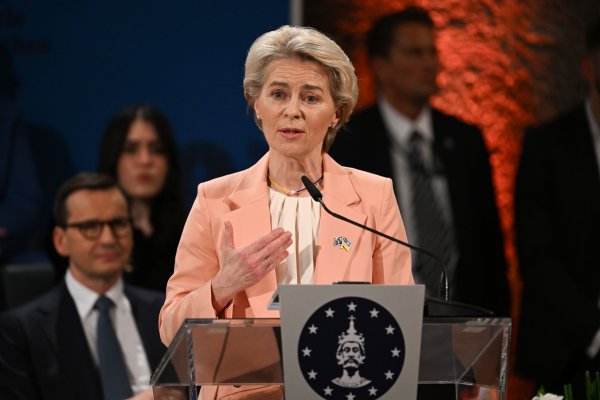 Ursula von der Leyen erhält den Karlspreis 2025 (Archivbild). - © Federico Gambarini/dpa-Pool/dpa